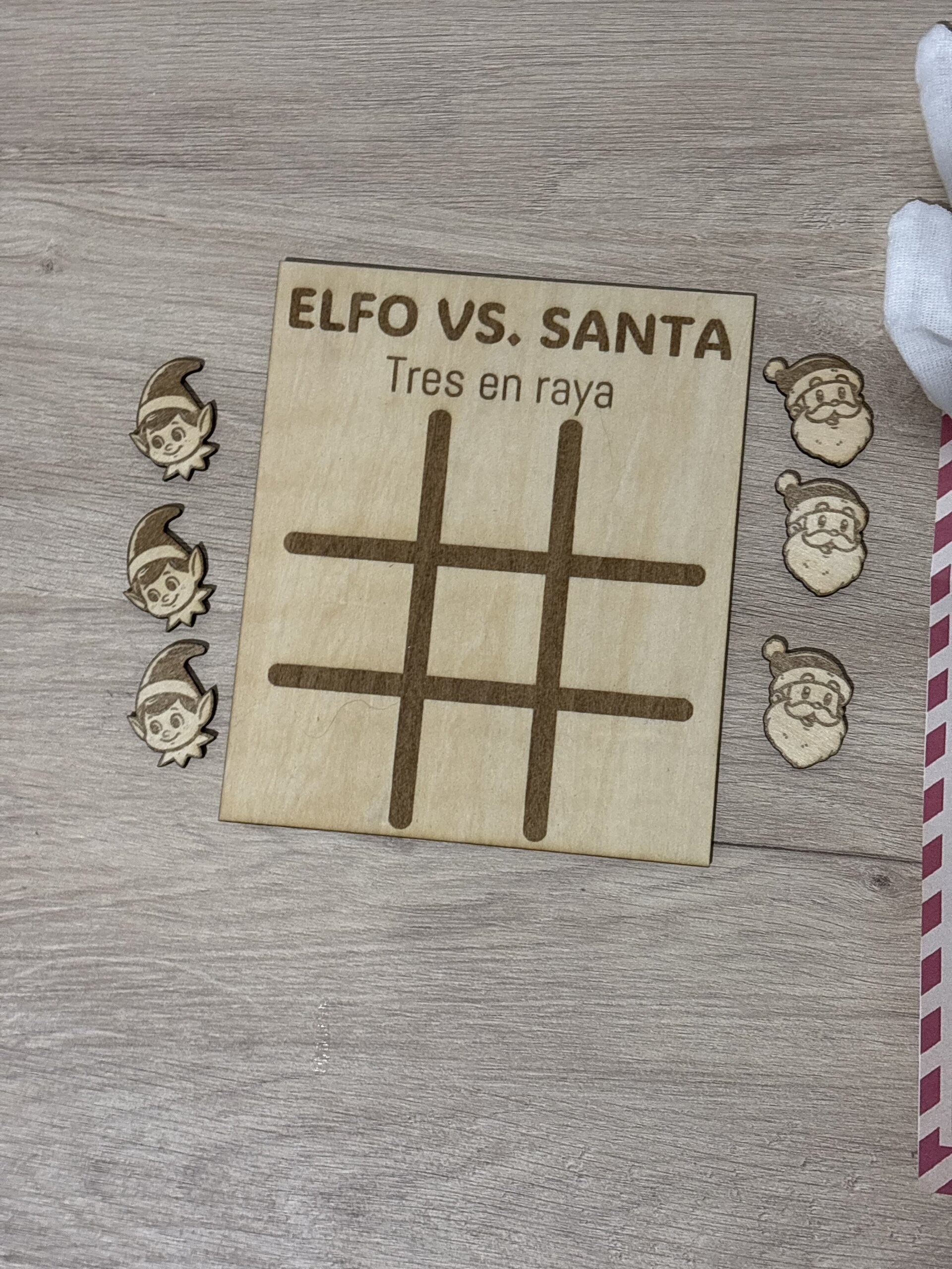 Tres en raya elfo más guante perdido papá Noel - 2